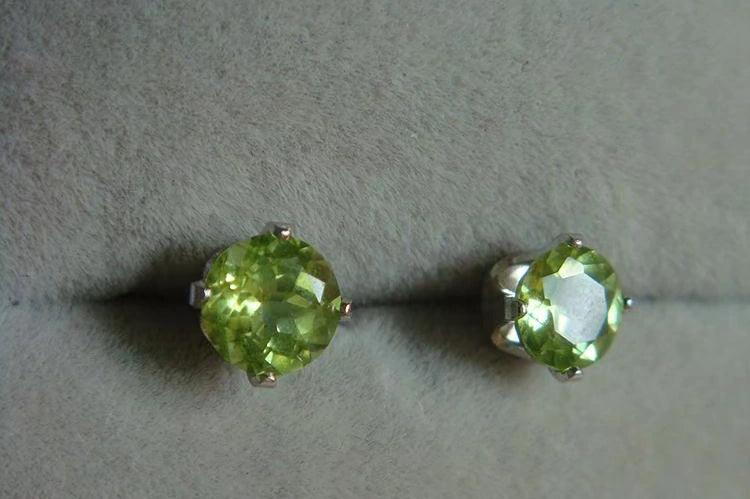 Sterling Silver S925 Natural Peridot Stud Earrings
