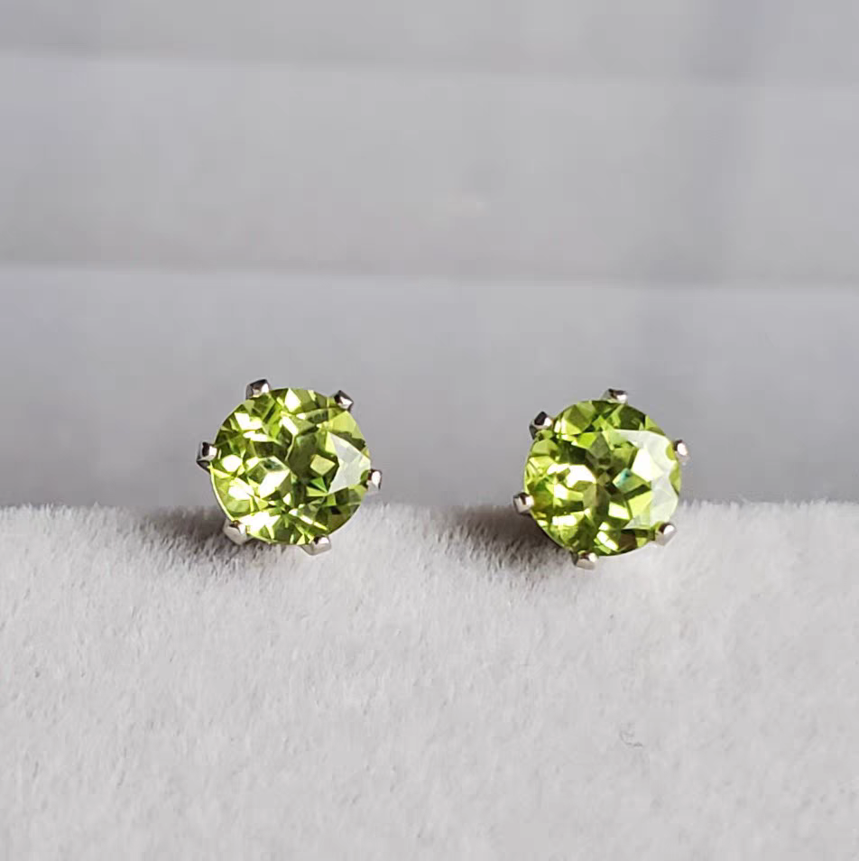 Sterling Silver S925 Natural Peridot Stud Earrings