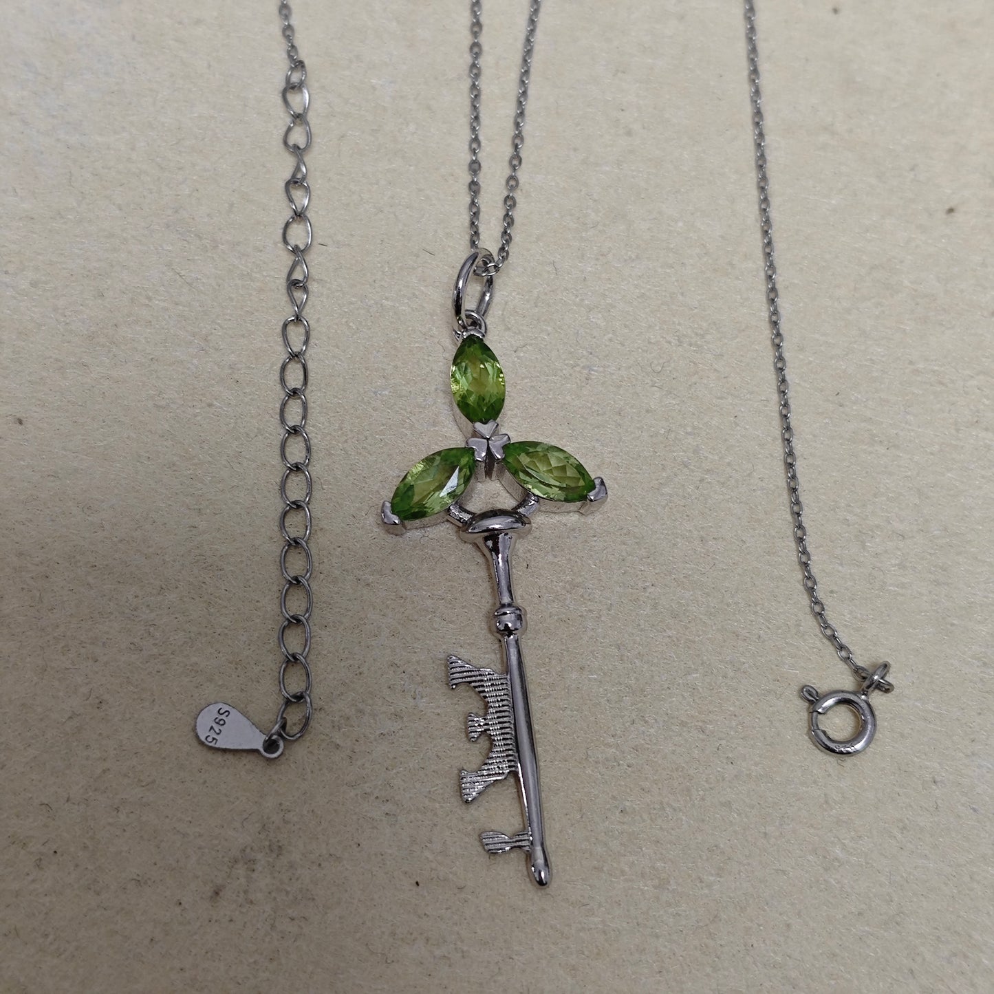 Nature Mama – Triple Goddess Peridot Silver Key Pendant